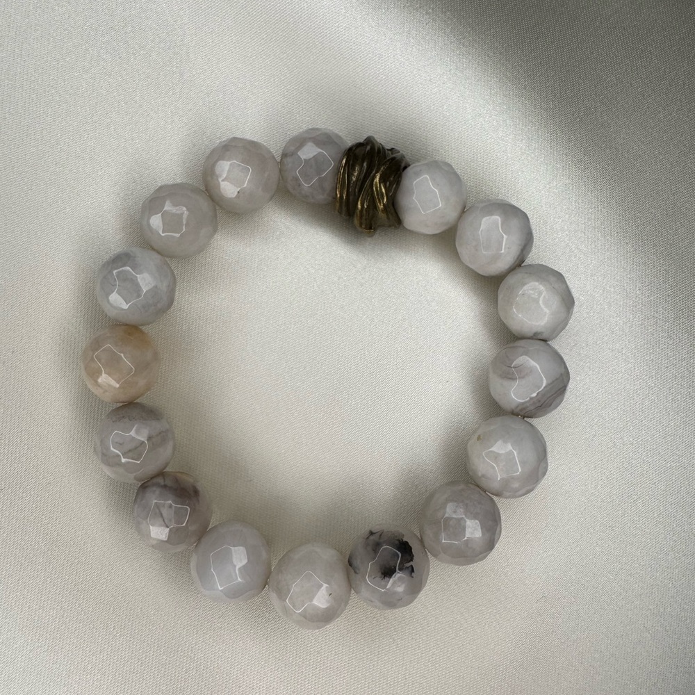 Elegant Gray Beaded Bracelet